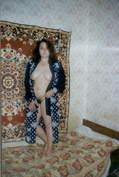 Домохозяйки фотографируются в стиле ретро порно фото